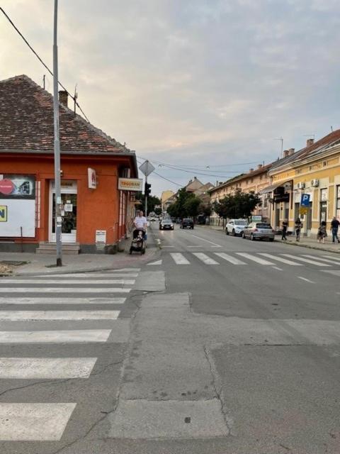 Ferienwohnung Apartman Maja Lux Pančevo Exterior foto